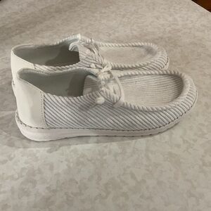 SHEIN corduroy white loafer shoes size 11/43. Never worn